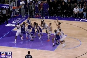 真戏剧性！布克第二罚不中&奥尼尔补篮不中 马威再补篮追平比分