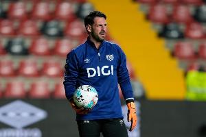 西甲连续三场零封！阿根廷29岁门将巴塔拉成为巴列卡诺新守护神