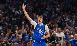 张佳玮：之前有浓眉遮风挡雨 今天是弗拉格真正的成人礼