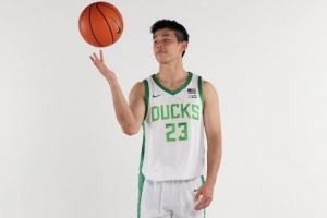 NCAA季前赛：林葳首发出战27分钟 6投1中&罚球2中2得4分2板4助