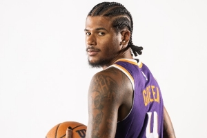 解说：快船老兵俱乐部还需磨合 杰伦·格林效率比火箭时高了不少