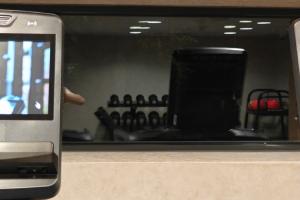 凌晨4点的曼彻斯特！詹俊晒照：健身房备战，天太黑不敢外出跑步