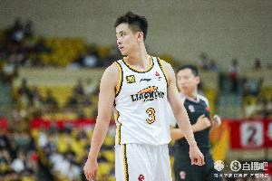 官方通告：赵继伟左侧大腿肌肉拉伤 恢复方案待详细检查与评估