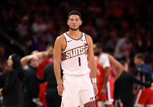 控卫！太阳主帅：布克是出色的组织者 他是我们进攻体系的核心