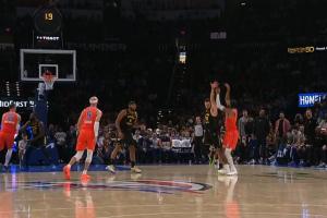 库里飞扑防守以赛亚-乔被吹3分犯规 裁判回看后升级一级恶意