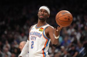 游刃有余！亚历山大首节7中3拿到10分2板3助 罚球3中3