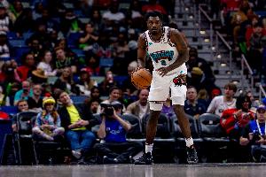 挖坑太大！灰熊1分钟飙3记三分轰10-0 三节打完仍落后尼克斯21分