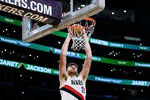 克林根：这赛季我的体能不错能跟上快节奏 篮下威慑力也很强