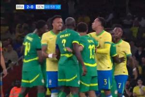 友尽赛？巴西vs塞内加尔上半场结束前，双方球员发生口角冲突