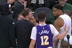 东契奇：裁判刚开始不想给球但字母哥拿了过来 Respect！