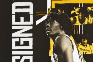 双向球员！太阳官方：球队已经裁掉前锋CJ·亨特利