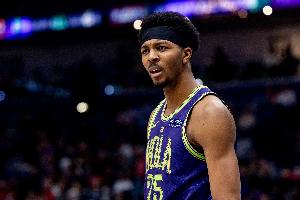 挑大梁！墨菲半场6中4贡献13分4板 三分3中3