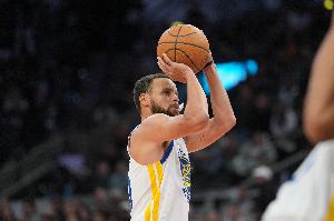 有望里程碑！库里还差14分便超越卡特 上升至历史总得分榜第22位