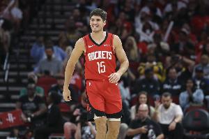 谢泼德11中5拿12分！霍勒迪：他是前三顺位 我们知道他能做什么