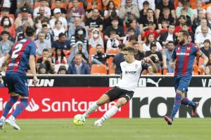 瓦伦西亚德比激情回归：时隔三年半，瓦伦西亚与莱万特重燃战火