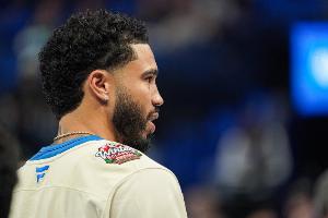 塔图姆本季复出？小托马斯：他是天生竞争者 我认为他应该慢慢来