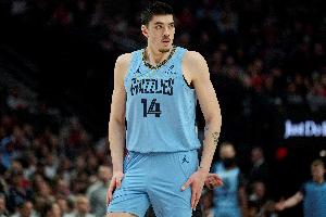 给内线锤爆了！半场埃迪7中7轰下16分&兰代尔6中5砍下13分