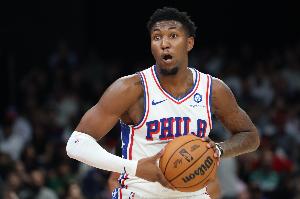 将功补过！爱德华兹前四节铁到家&加时连得5分 全场拿7分4板3助