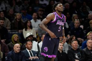 被太阳逆转！媒体人：森林狼仍没有什么纪律性 头脑简单四肢发达