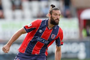 太阳报：卡罗尔因驾车时用手机被判扣6分，罚款和诉讼费1052镑