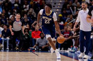 你也要兑现？13号秀奎因半场拿到8分4板 送出平生涯最高的8助