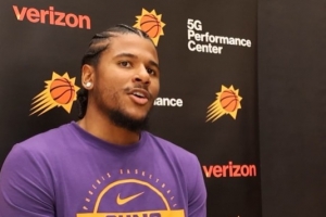 已缺阵6场！杰伦·格林谈腿筋伤势：情况正在好转 会继续努力康复