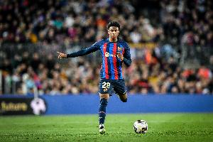 记者：巴尔德因轻微头晕未参加下半场比赛，不影响他出征切尔西